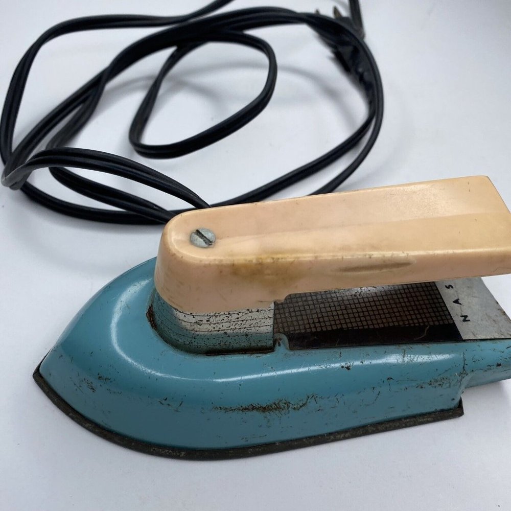 Vintage Nassau Toy Iron Home Cleaning Kids Play House Laundry Teaching